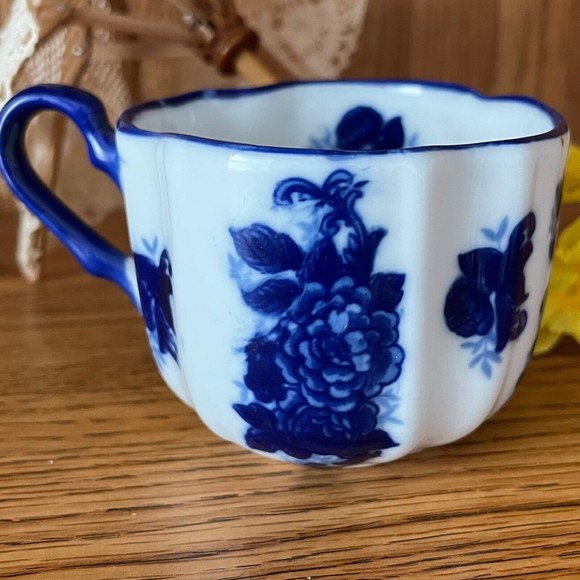Vintage Tea Cup Flow Blue Unmarked Small 2 1/4” - Picture 4 of 11